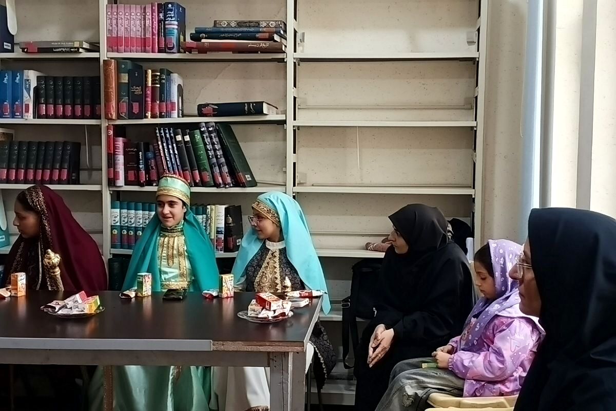 محفل «مام وطن» با طنین شاهنامه‌خوانی در کتابخانه مرکزی علامه امینی شهرستان قدس
