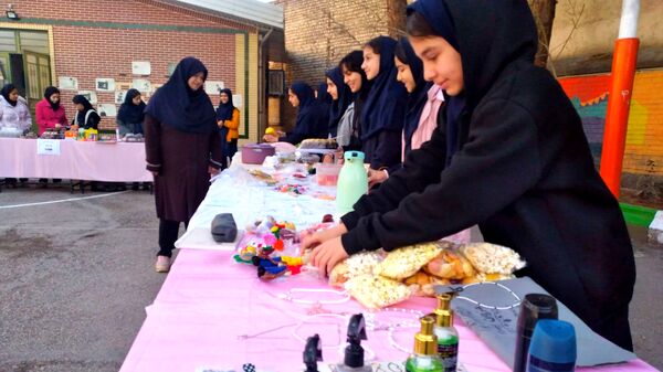 بازارچه کار و فناوری در دبیرستان کوثر فرهنگیان