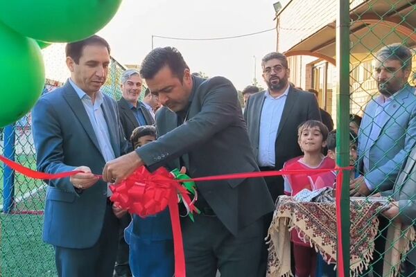 افتتاح پنج زمین چمن مصنوعی و آئین خشت گذاری دو سالن ورزشی در مدارس اندیشه 