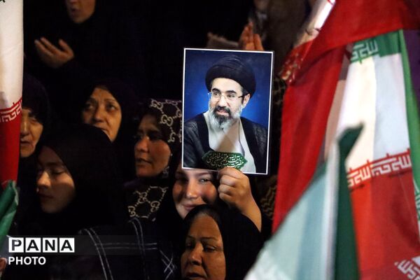 اجتماع مردمی بیعت با رهبر انقلاب در نیشابور 