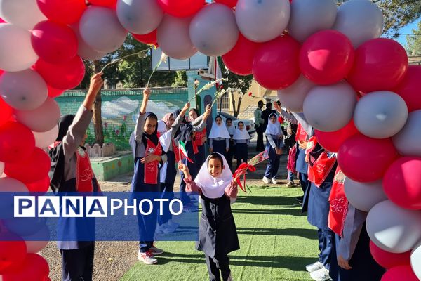 آیین نواختن زنگ ایثار و مقاومت در مدارس آباده