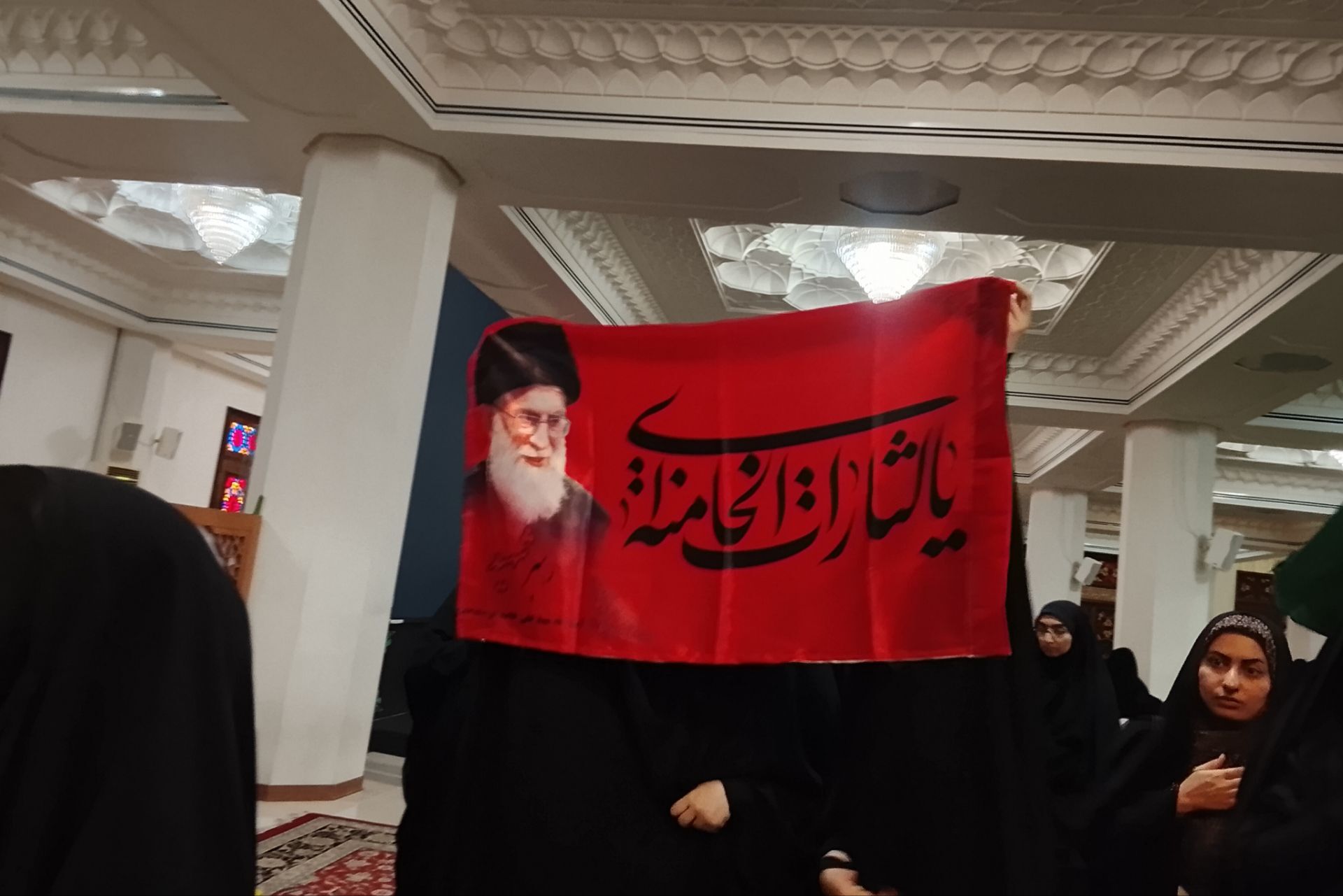آسمان در بهت؛ روایت غیبت خورشیدی که در ما تجلی می‌یابد