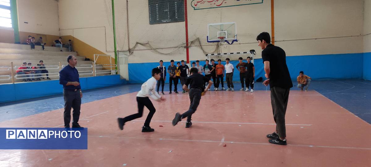 اجرای بازی‌های بومی، محلی در اردوی تمشک پسران شیروان