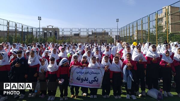 جشن لبخندها در الیگودرز؛ تکریم دختران در هفته ملی کودک