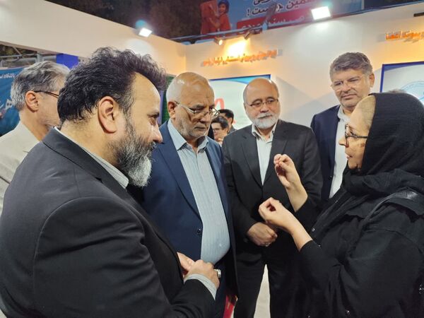 بازدید رئیس شورای شهر و معاون فرهنگی و اجتماعی شهرداری مشهد مقدس از غرفه منطقه ۱۰ در جشنواره خانواده ورزش 