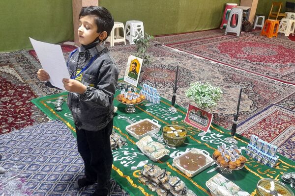  مراسم عزاداری ایام فاطمیه و یادواره شهدا در دبستان پسرانه آیت‌الله خامنه‌ای