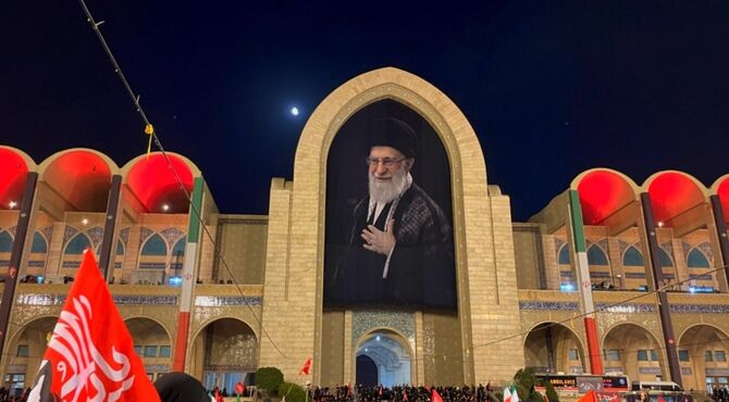 طوفان غم در کوچه‌های تهران؛ وداع میلیونی مردم با رهبر شهید
