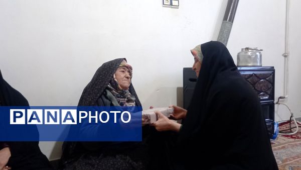 دیدار بانوان پایگاه پنج تن از مادر شهید یدالله علیزاده