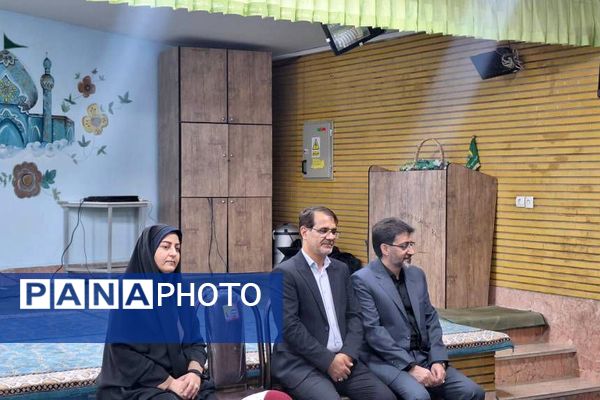 طرح نورانی «هم سجاده با مادر» در دبستان حکمت نبوی ناحیه دو شهرری 