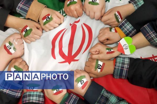 حضور پرشور دانش آموزان ناحیه دو شهرری در برنامه‌های متنوع دهه فجر و جشن انقلاب