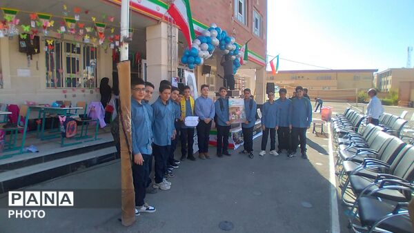 آغاز سال تحصیلی با جشن جوانه‌ها در مدرسه شهید باب الله مومنی ناحیه 4 کرج