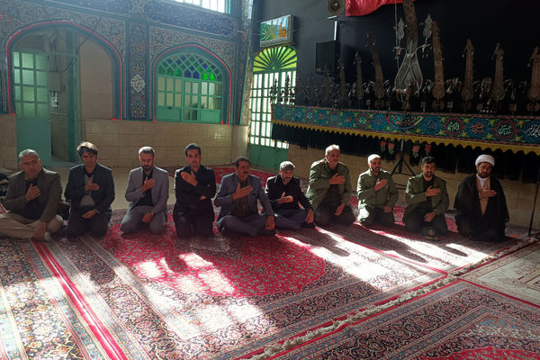 استقبال بی‌نظیر دانش‌آموزان و فرهنگیان شهرستان آباده از شهید گمنام