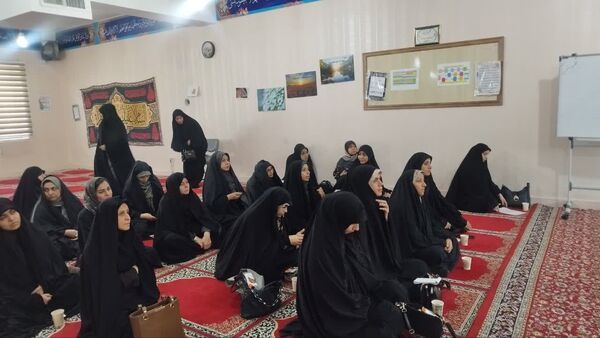 کارگاه آموزش خانواده در دبیرستان شاهد تکتم ناحیه ۳