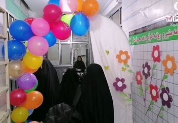 ورود نوجوانان به مراسم معنوی اعتکاف مسجد جامع ورزن شهردیباج
