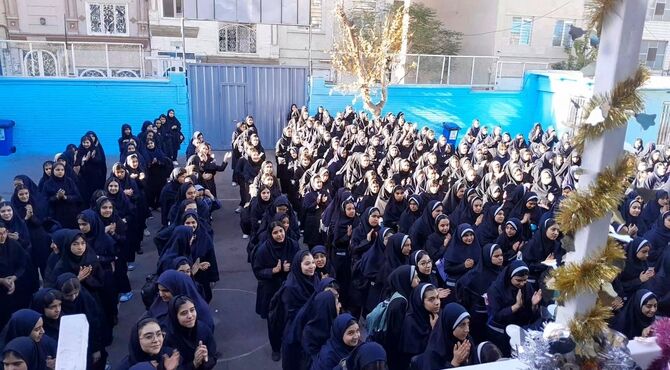 آغاز ماه‌مهر در مدرسه شهید جعفری با عطر قرآن و نوای سرود ملی 
