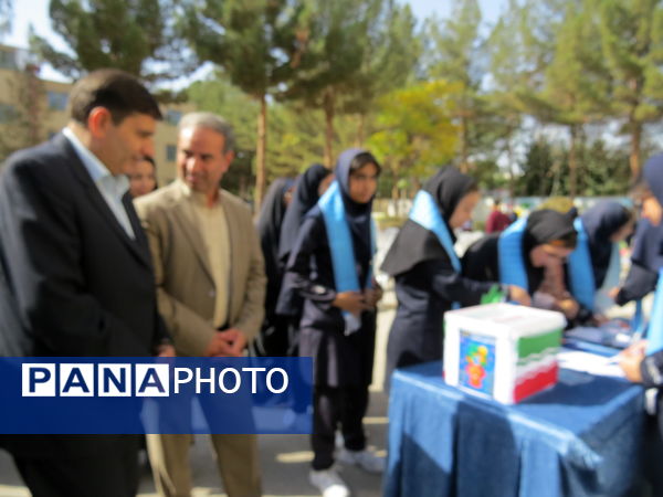 انتخابات همیار مشاور مدرسه دخترانه فرزانگان