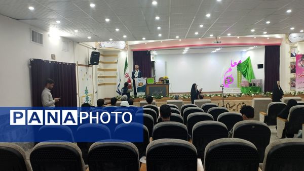 برگزاری برنامه شب شعر در شهرستان خلیل‌آباد