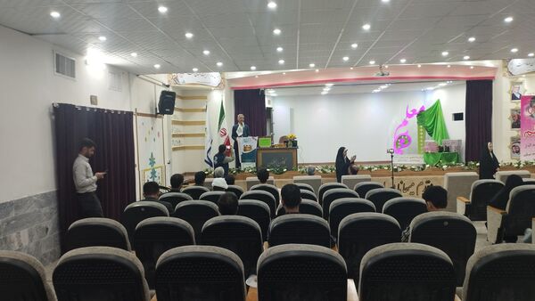 برگزاری برنامه شب شعر در شهرستان خلیل‌آباد