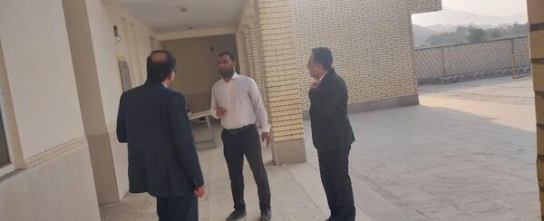 بازدید مدیر آموزش و پرورش ناحیه یک بندرعباس از مدارس روستای سرزه و خاروک