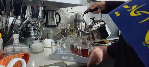 دیدار دانش‌آموزان دبیرستان بهار آزادی با همسر شهید مجید رجایی