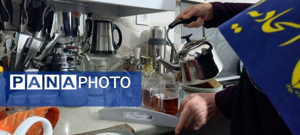 دیدار دانش‌آموزان دبیرستان بهار آزادی با همسر شهید مجید رجایی