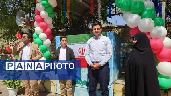 آیین نواختن زنگ مهر، ایثار و شهادت در دبستان شاهد حاج تقی آقا بزرگ ناحیه یک مشهد 