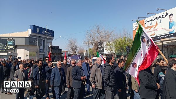 تشیع پیکر مطهر شهید پاسدار محمد صادق نظافتی در کاشمر 