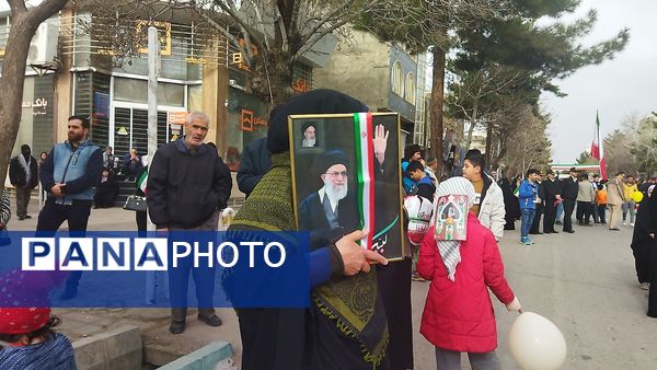 راهپیمایی ۲۲ بهمن نشان دهنده همبستگی و اتحاد مردم ایران 
