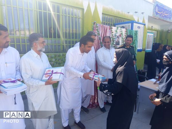 مهر در مدارس لاشار و گلشن با رصد آموزشی و زنگ مقاومت آغاز شد