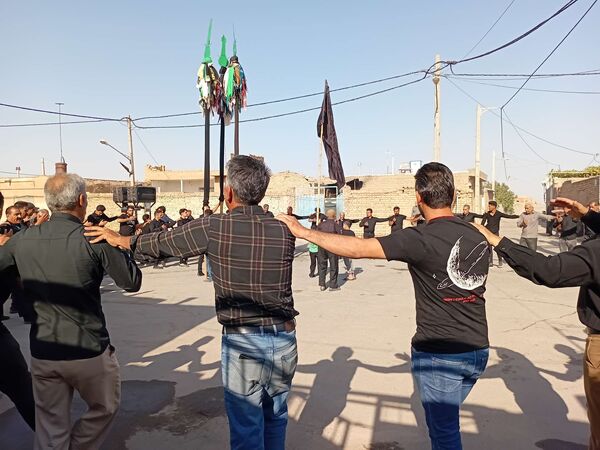 آیین سنتی"حسن - حسین"در روز اربعین حسینی در خلیل آباد