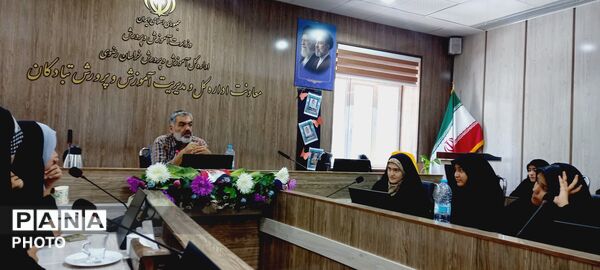 جلسه معارفه فرمانده و جانشینان بسیج دانش‌آموزی تبادکان