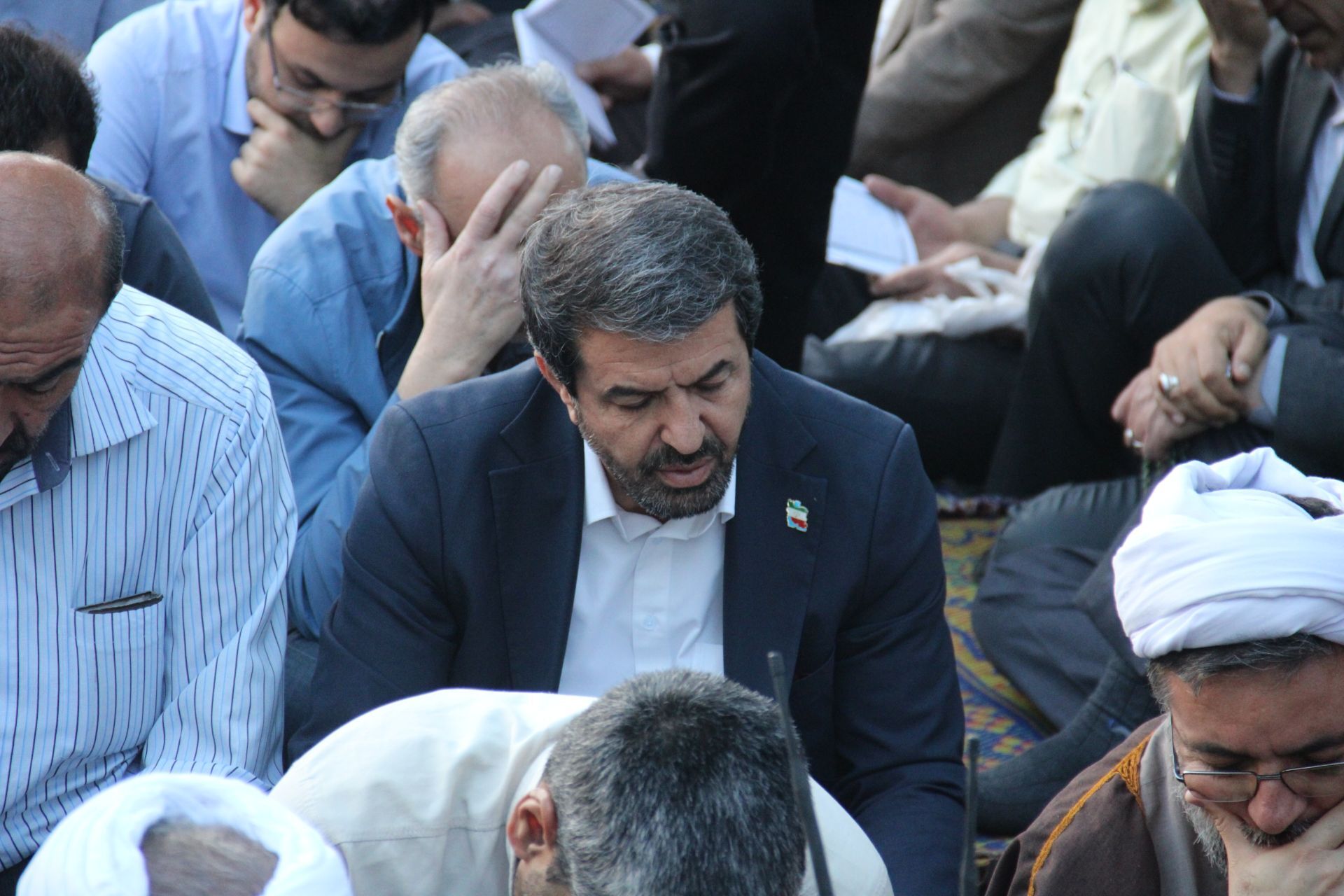 مراسم قرائت دعای عرفه با حضور مسئولین استان و قشرهای مردم در همدان 