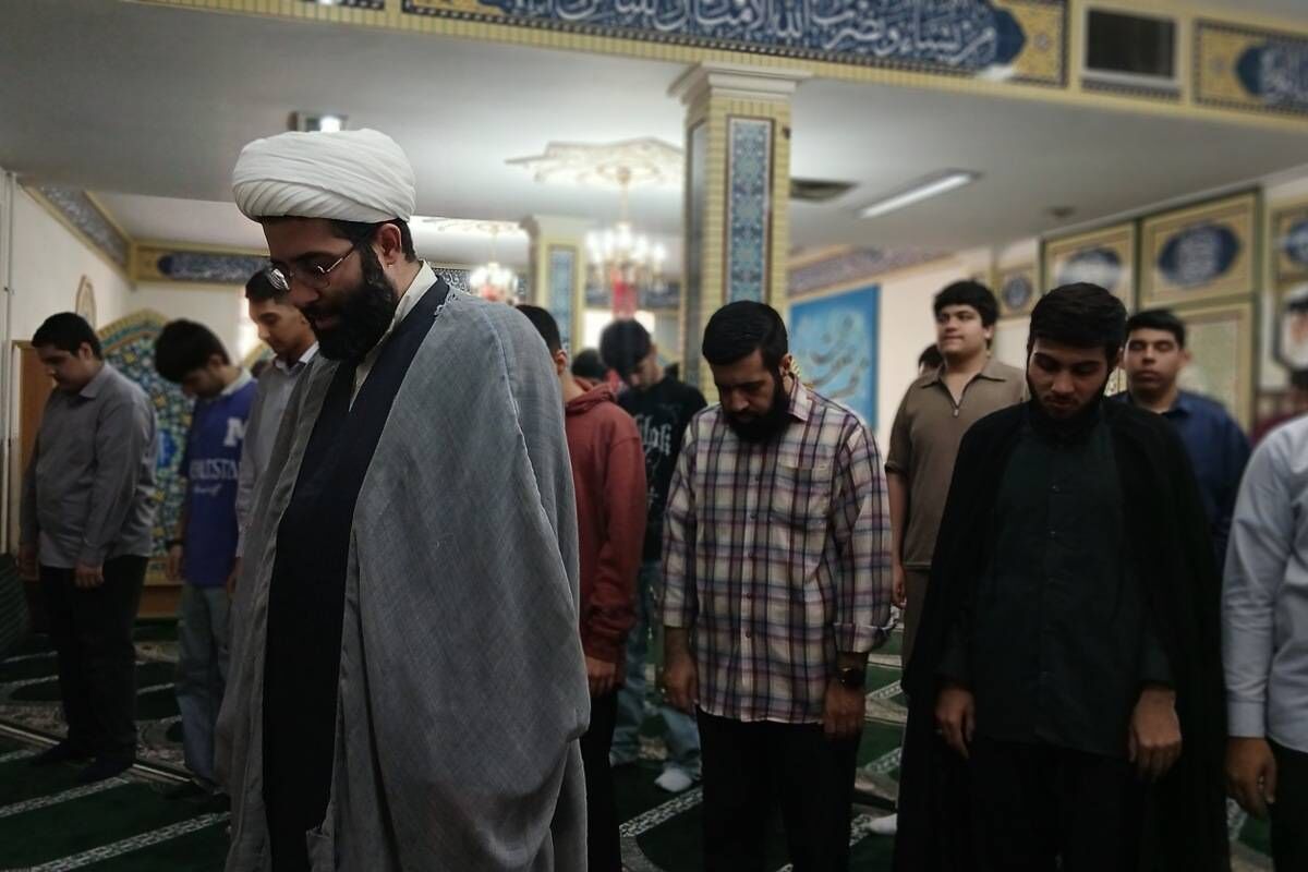 حس ناب بندگی در میان دانش‌آموزان دبیرستان امام علی (ع)