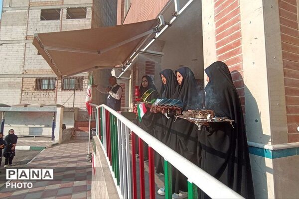 کربلا در آغوش مدرسه؛ پرچم عشق مهمان دل ها