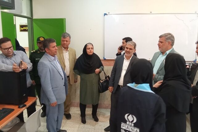  آیین بازگشایی مدارس و بازدید مسئولین از هنرستان بنت الهدی صدر