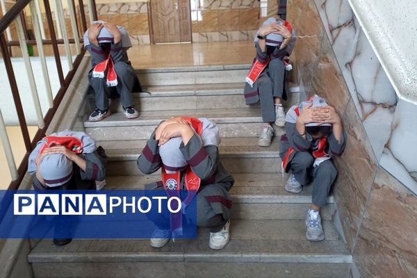 اجرای مانور زلزله و ایمنی در مدارس ناحیه 3 شیراز 