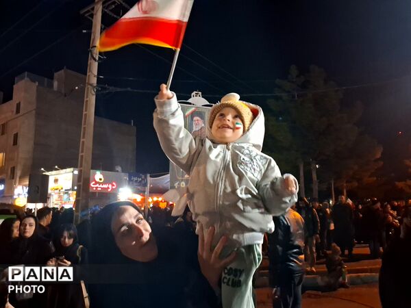  دهه نودی ها طراوت بخش اجتماعات شبانه در بلوار فضل نیشابور