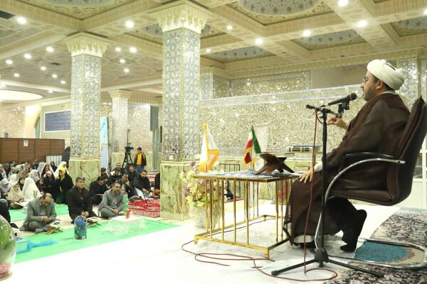برگزاری محفل انس با قرآن کریم با حضور بیش از ۱۰۰۰ دانش‌آموز دختر روزه اولی در امامزاده بی بی سکینه