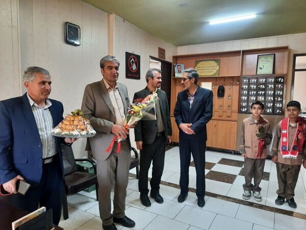 دیدار دانش آموزان پیشتاز با پرسنل نیروی انتظامی نیشابور