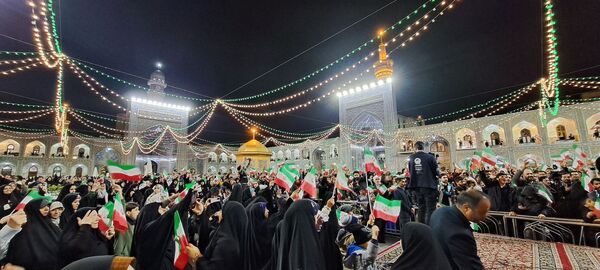 طنین گلبانگ انقلاب صحن انقلاب حرم مطهر  امام رضا (ع)