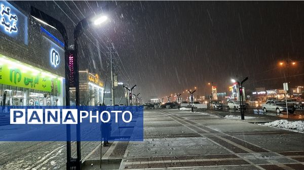 بارش برف در نقاط مختلف شهر مشهد مقدس