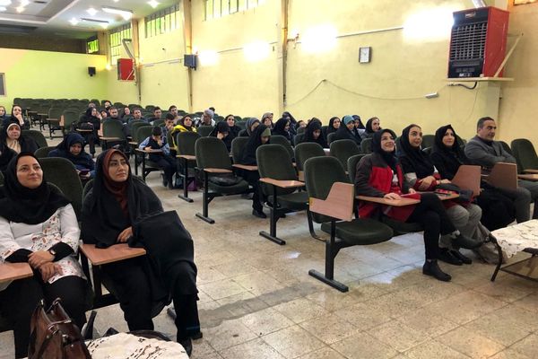 حضور آموزگاران پایه در برنامه‌های آموزشی سلامت و تندرستی(طرح شمیم) ناحیه دو شهرری 