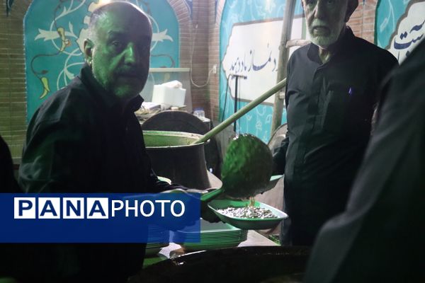 پخت شله مشهدی به مناسبت شب عاشورا 