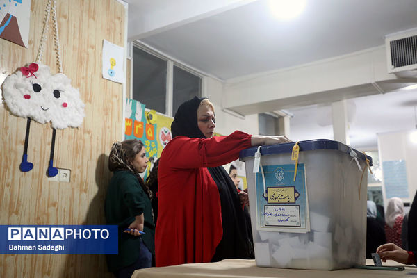 انتخابات چهاردهمین دوره ریاست جمهوری در مسجدالنبی میدان نبوت