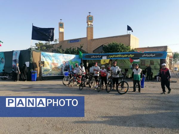 جلوه‌های از عاشقی زائرین و خادمیاران در موکب حضرت فاطمه زهرا (س) 