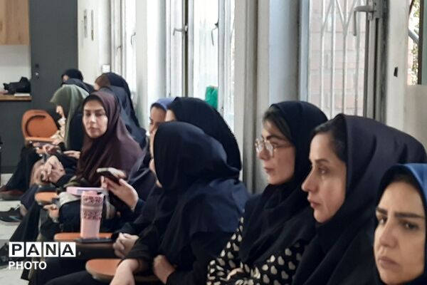 کنگره ۳۰۰۰ شهید شهرستان ری در هنرستان سالور