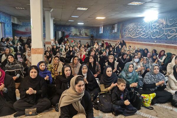 هنرنمایی دانش‌آموزان مدارس ناحیه دو شهرری در جشن میلاد حضرت فاطمه (س)