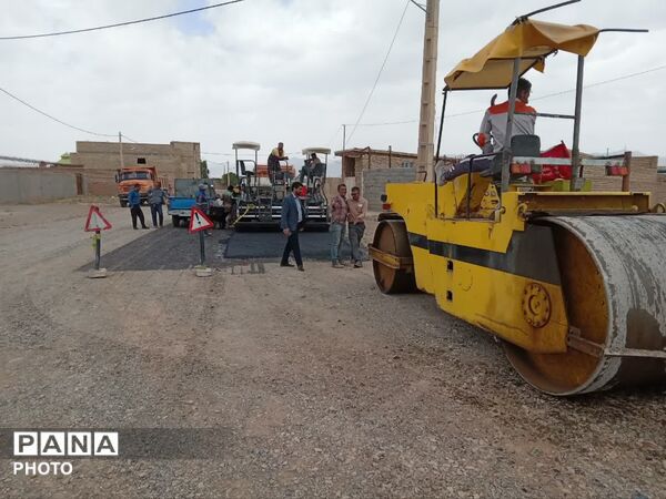 آغاز عملیات آسفالت جاده فدافن به کاشمر گامی بلند در توسعه زیرساخت‌های روستایی