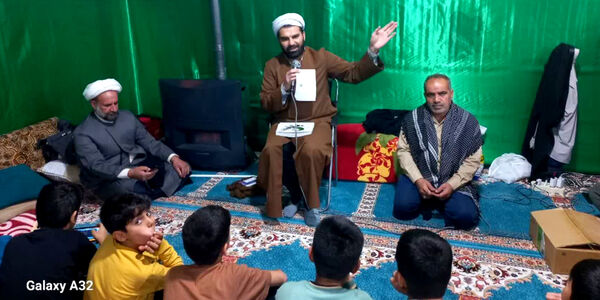 شبی سرشار از معنویت پایان اعتکاف دانش آموزان در روستاهای مختلف شهرستان دره‌شهر 