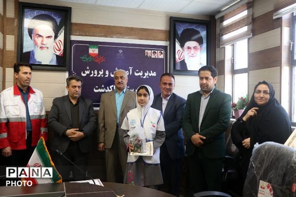 تجلیل از برگزیدگان کشوری پویش‌های «رمضان پویا» و «سفیر سلامت» در پاکدشت